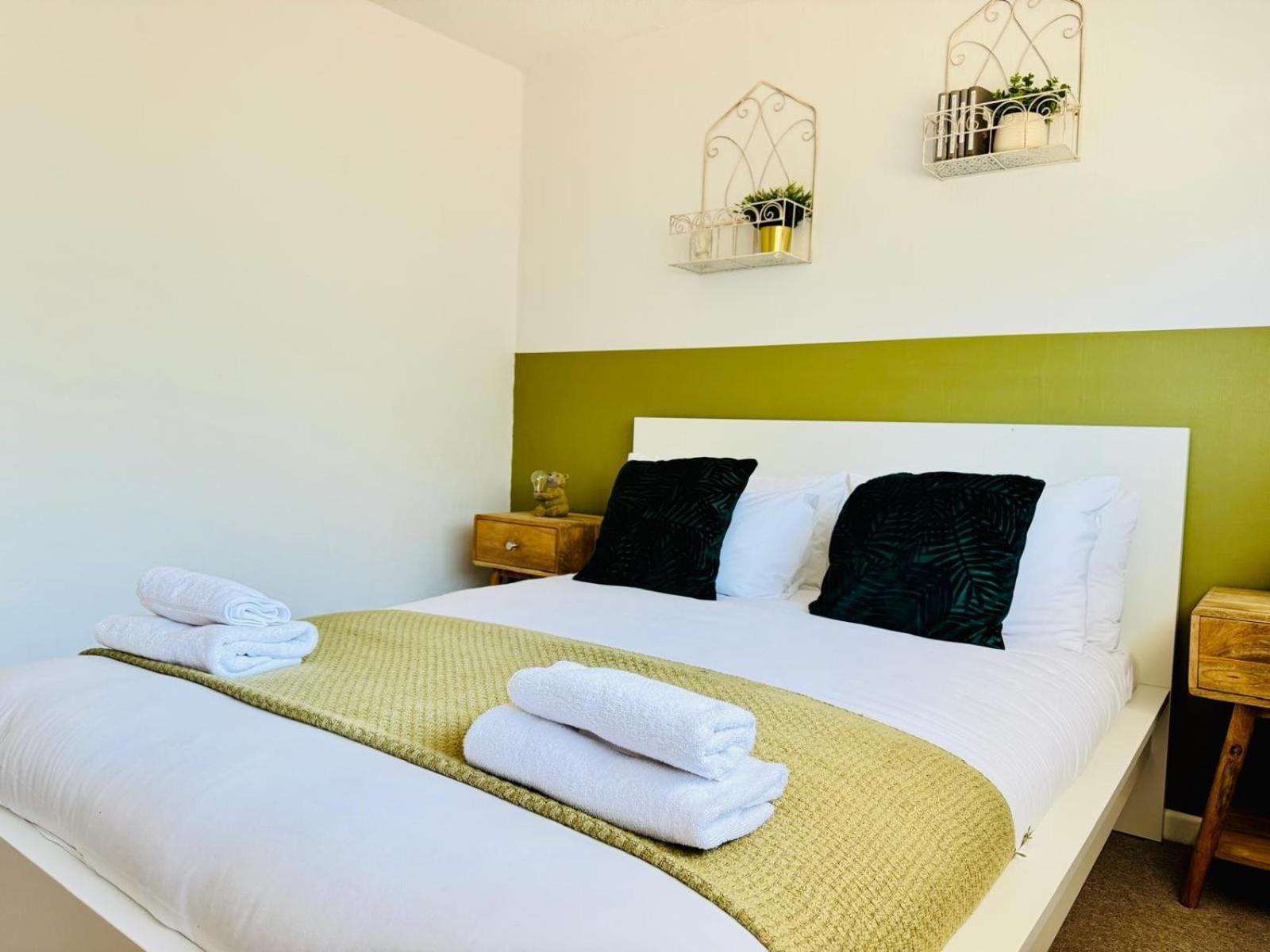 2 Bed House, Sleeps 6, Dog Friendly, Close To A14 M11, With Garden & Parking Long Stay Work Contractor Leisure, Jade CBG Extérieur photo
