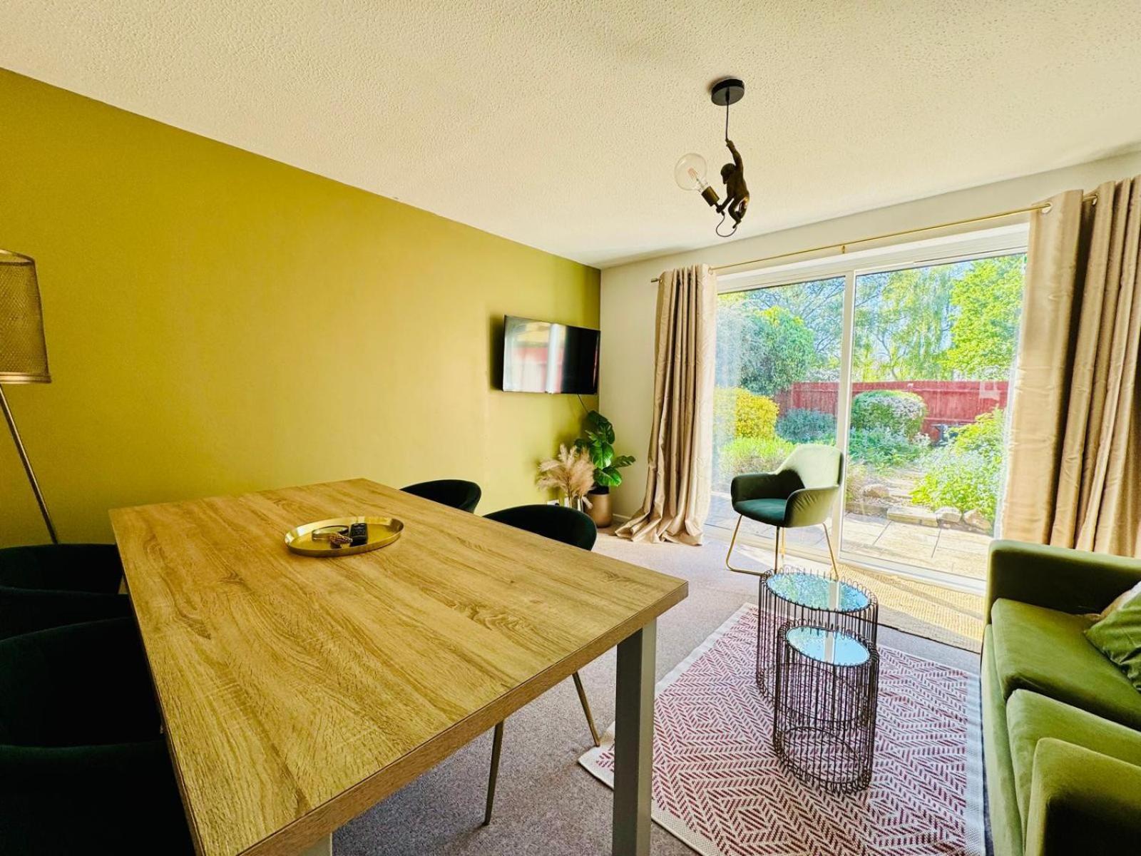 2 Bed House, Sleeps 6, Dog Friendly, Close To A14 M11, With Garden & Parking Long Stay Work Contractor Leisure, Jade CBG Extérieur photo