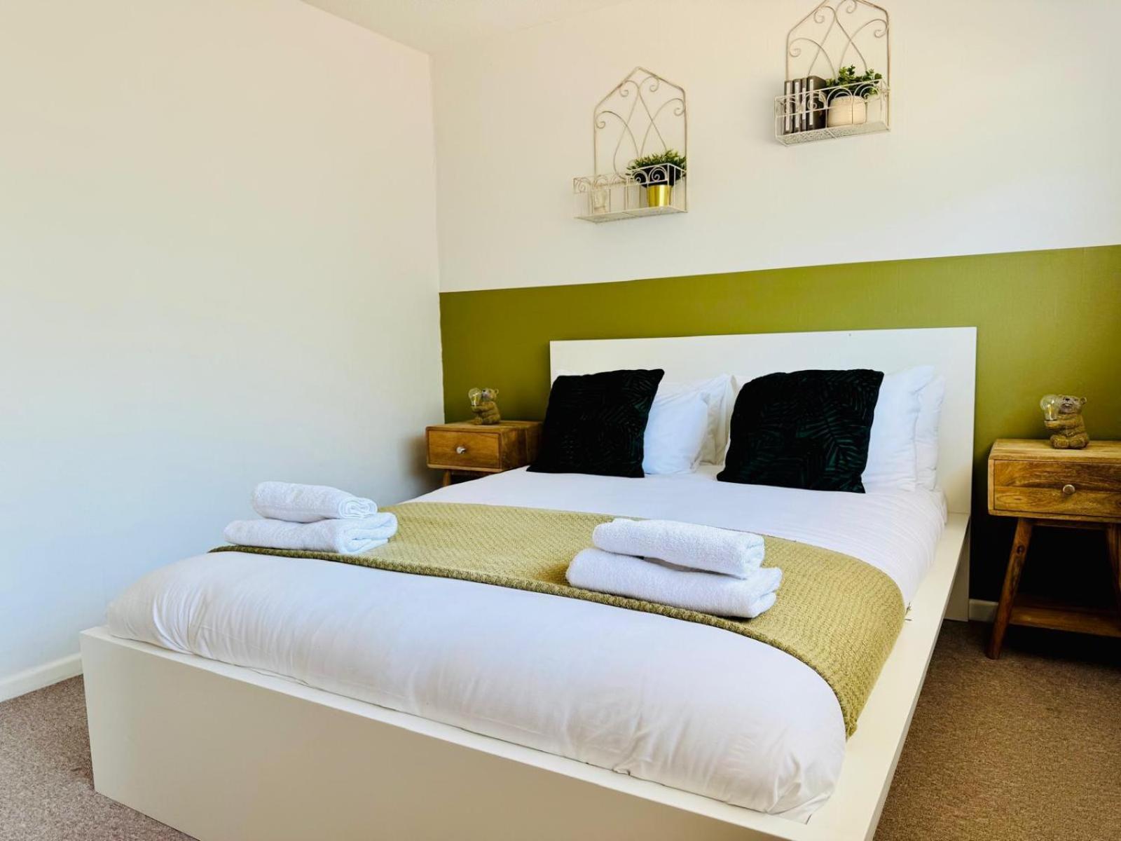 2 Bed House, Sleeps 6, Dog Friendly, Close To A14 M11, With Garden & Parking Long Stay Work Contractor Leisure, Jade CBG Extérieur photo