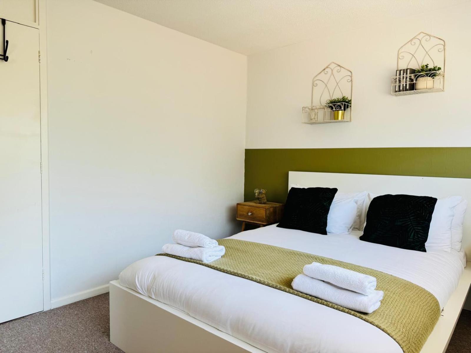 2 Bed House, Sleeps 6, Dog Friendly, Close To A14 M11, With Garden & Parking Long Stay Work Contractor Leisure, Jade CBG Extérieur photo