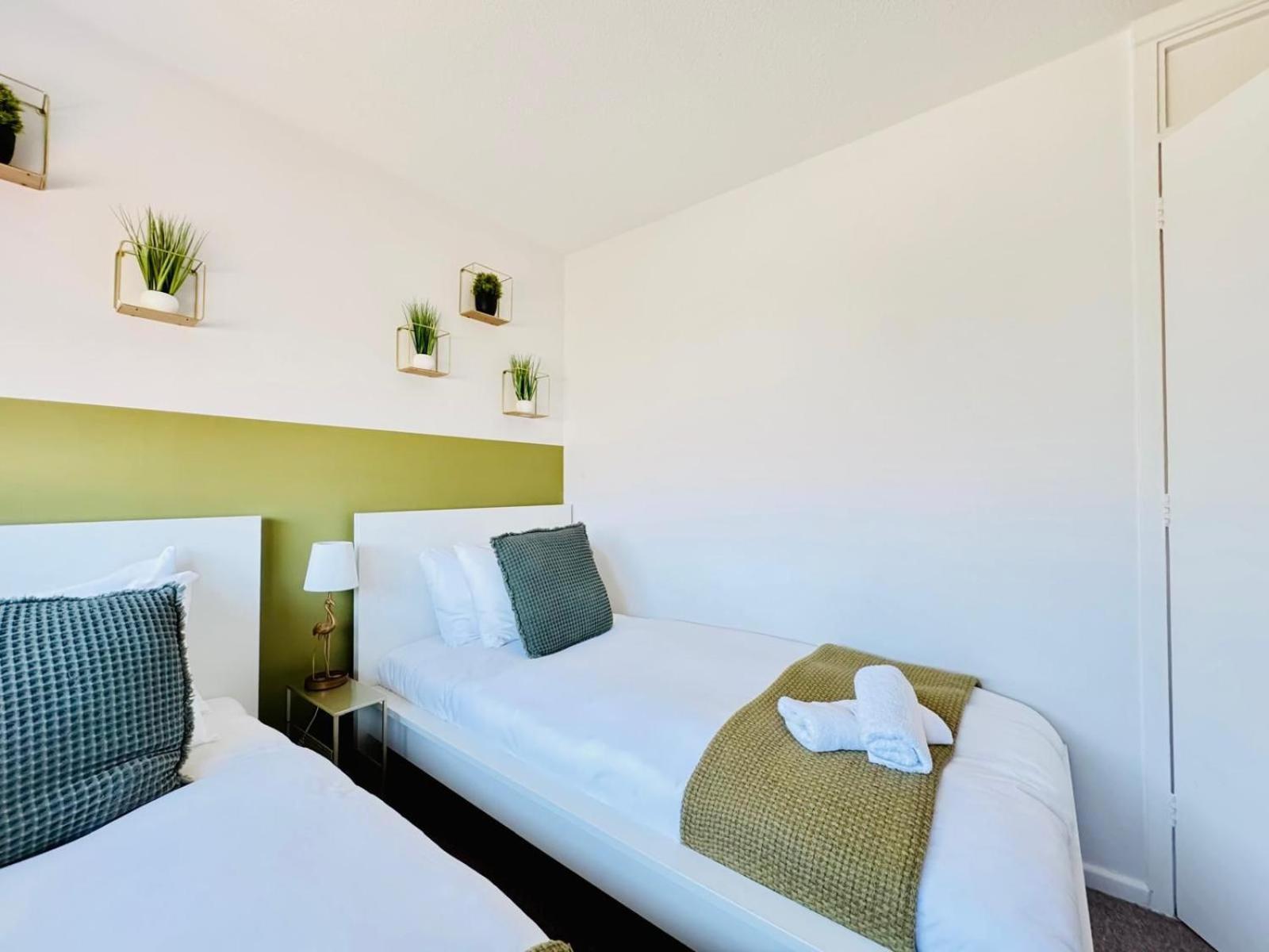 2 Bed House, Sleeps 6, Dog Friendly, Close To A14 M11, With Garden & Parking Long Stay Work Contractor Leisure, Jade CBG Extérieur photo