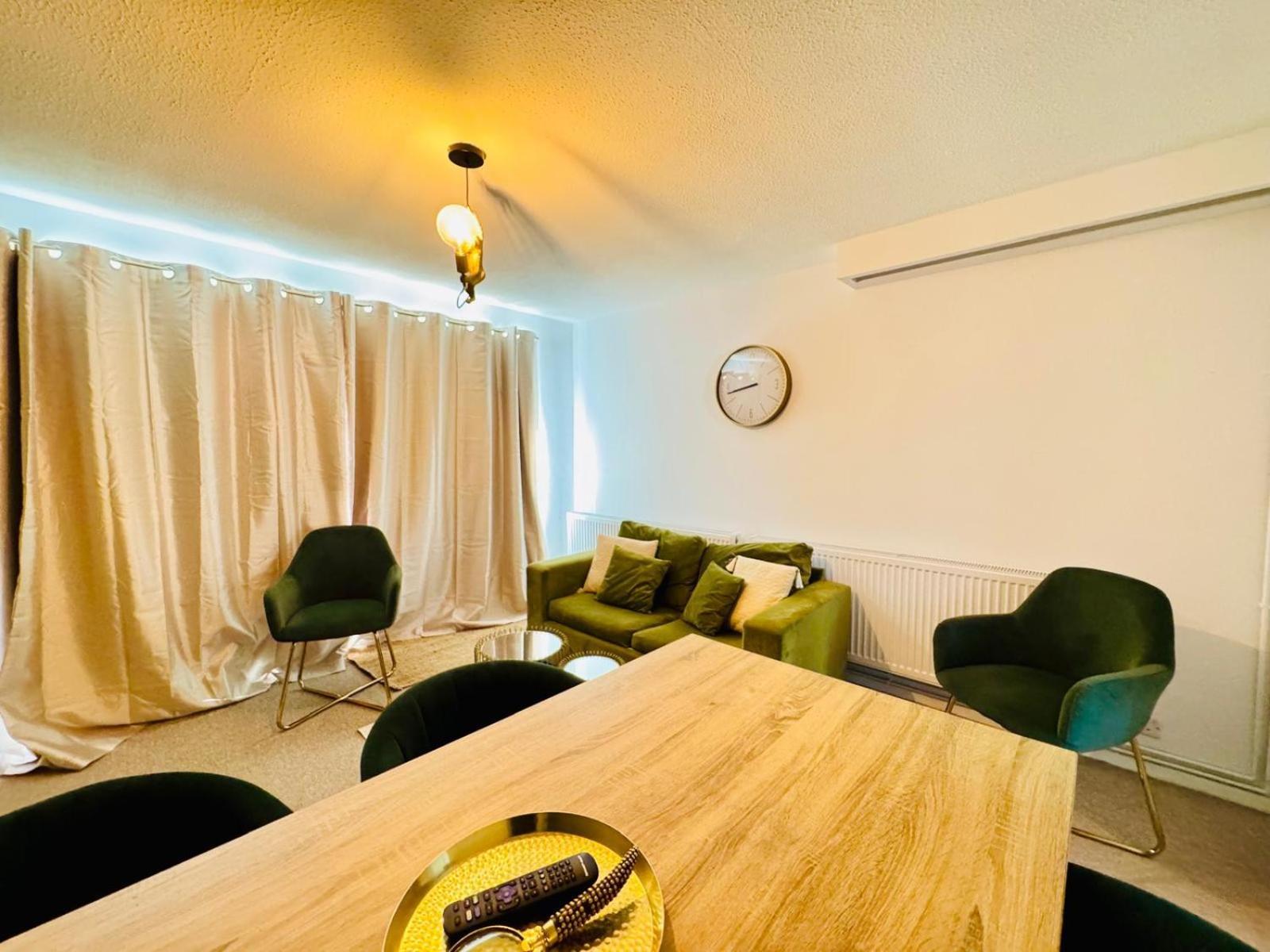 2 Bed House, Sleeps 6, Dog Friendly, Close To A14 M11, With Garden & Parking Long Stay Work Contractor Leisure, Jade CBG Extérieur photo