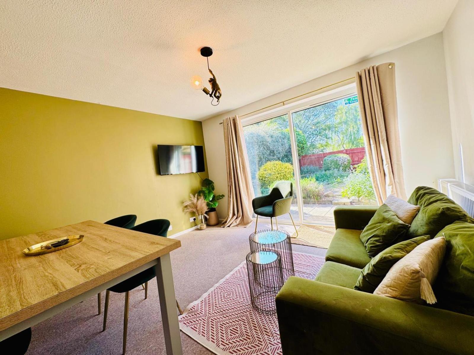 2 Bed House, Sleeps 6, Dog Friendly, Close To A14 M11, With Garden & Parking Long Stay Work Contractor Leisure, Jade CBG Extérieur photo