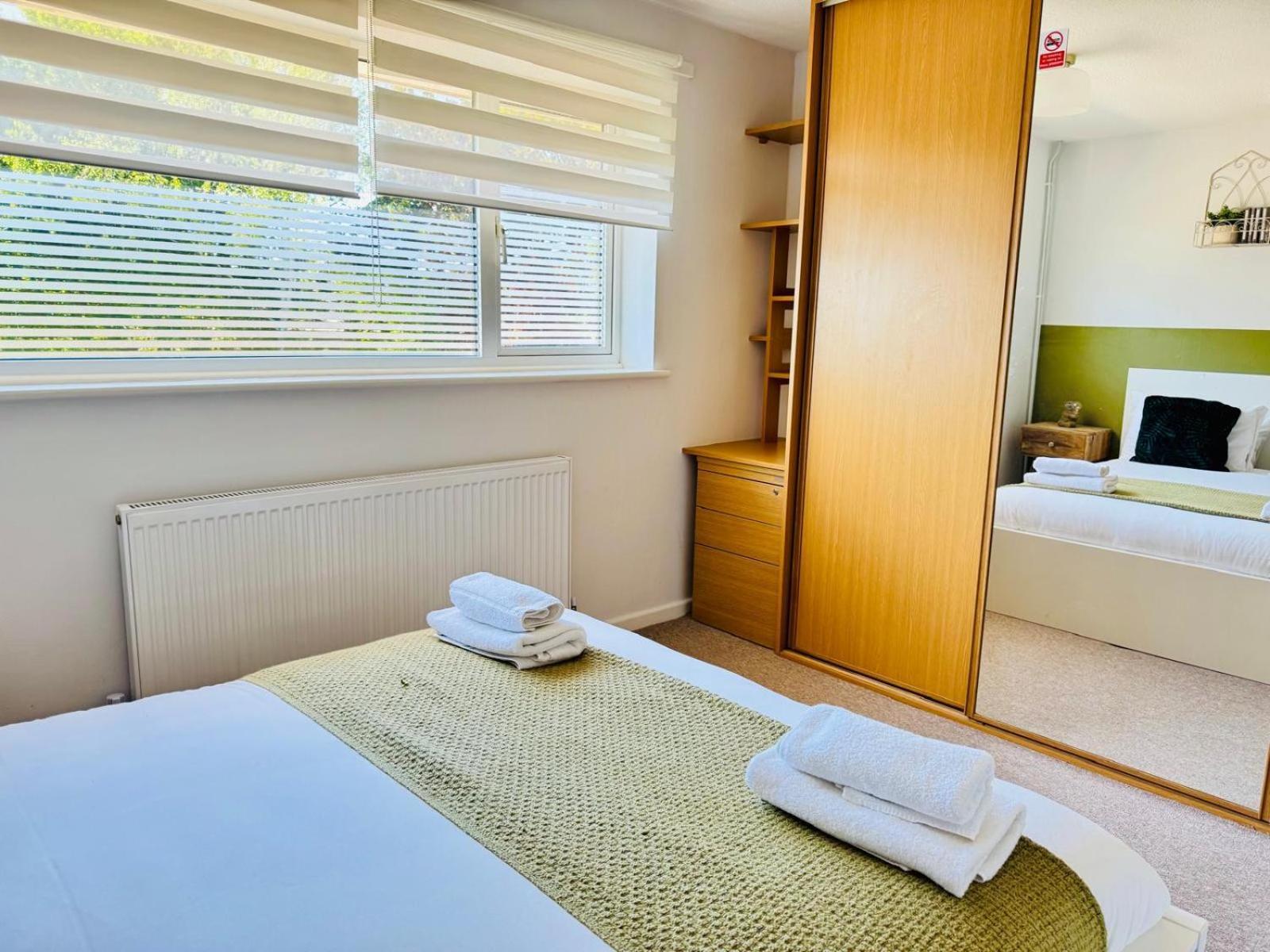 2 Bed House, Sleeps 6, Dog Friendly, Close To A14 M11, With Garden & Parking Long Stay Work Contractor Leisure, Jade CBG Extérieur photo